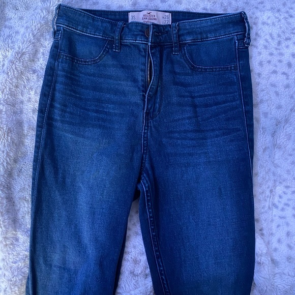 Hollister Skinny Jeans - Picture 2 of 4